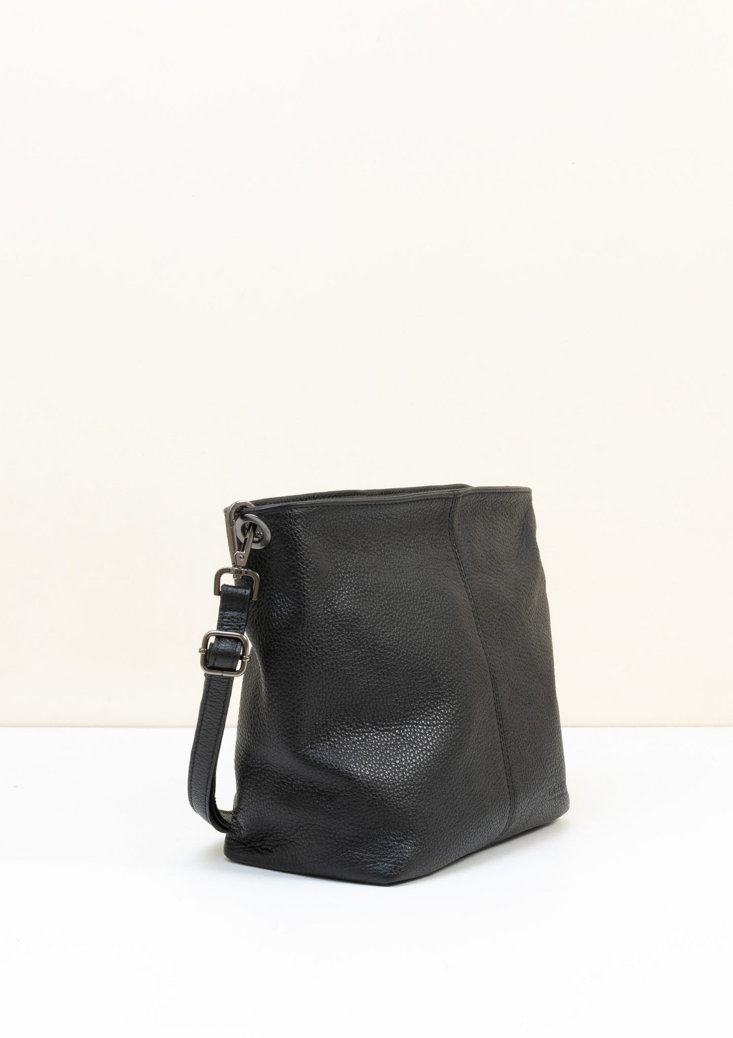 Lola Black Crossbody Italian Leather handbag from LA LUPA 